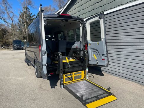 Used 2019 Ford Transit 350 XL image 4