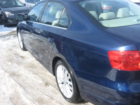 Used 2011 Volkswagen Jetta 2.5 SE image 6