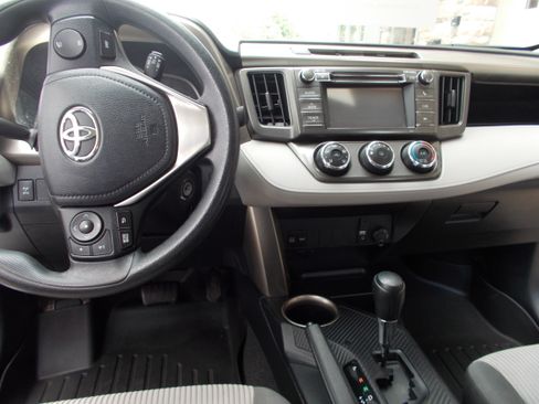 Used 2013 Toyota RAV4 AWD LE image 16