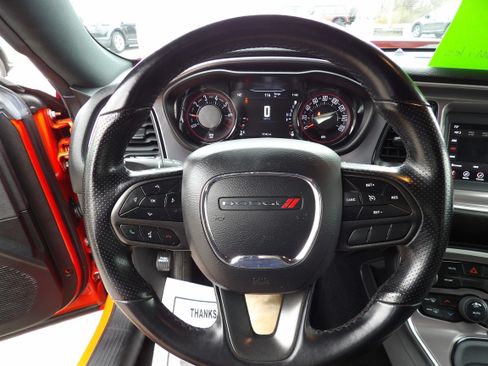 Used 2021 Dodge Challenger SXT image 10