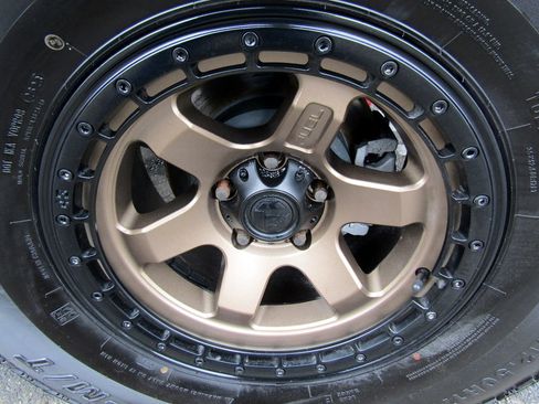 Used 2017 Jeep Wrangler Sport image 23