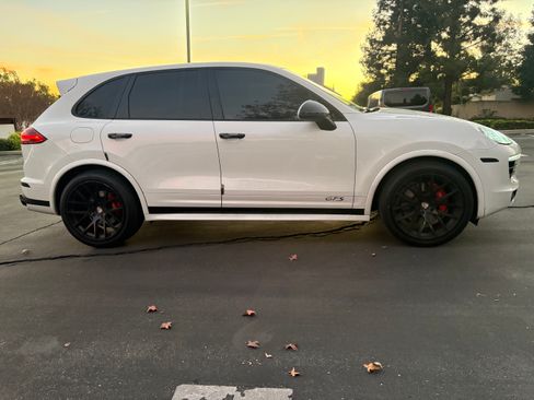 Used 2016 Porsche Cayenne image 3