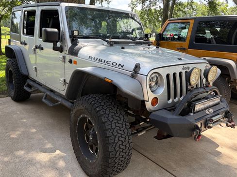Used 2012 Jeep Wrangler 4WD Unlimited Rubicon image 3