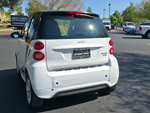 Used 2015 smart fortwo electric drive image 7
