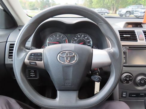 Used 2013 Toyota Corolla S image 9