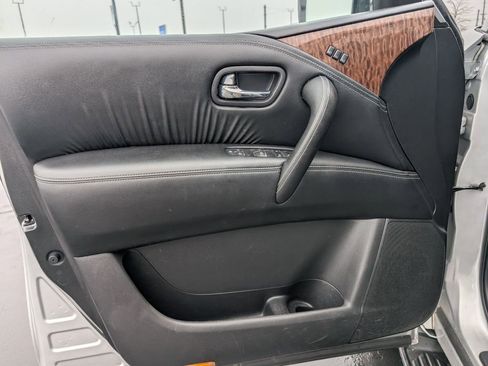 Used 2020 Nissan Armada SL image 18