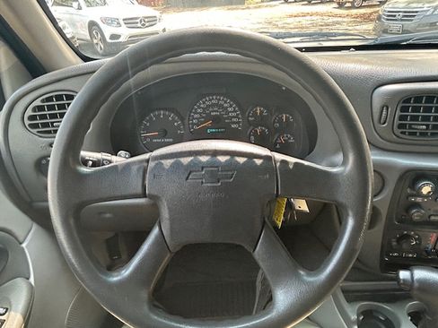 Used 2004 Chevrolet TrailBlazer LS image 9