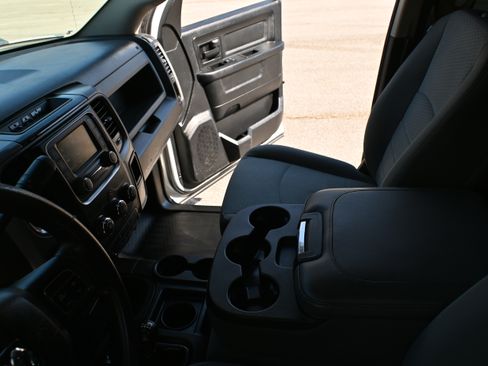 Used 2015 RAM 2500 Tradesman image 31
