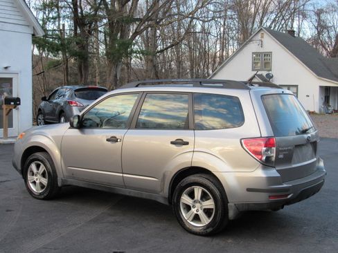 Used 2011 Subaru Forester 2.5X image 5