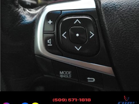 Used 2016 Toyota Camry XSE image 13