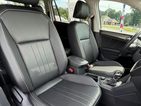 Used 2022 Volkswagen Tiguan 4Motion SE AWD/4WD image 8