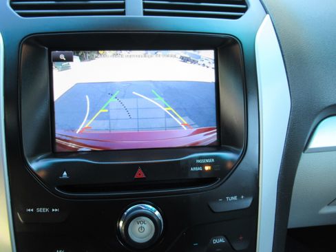 Used 2013 Ford Explorer XLT image 14