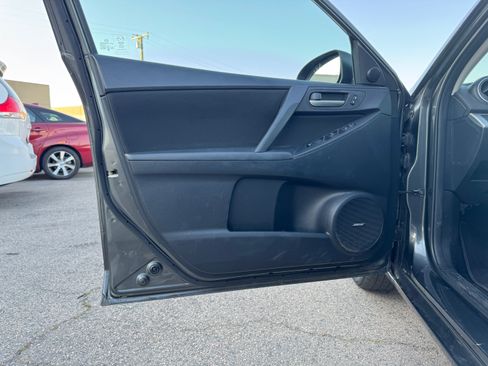 Used 2012 MAZDA MAZDA3 i Touring image 24