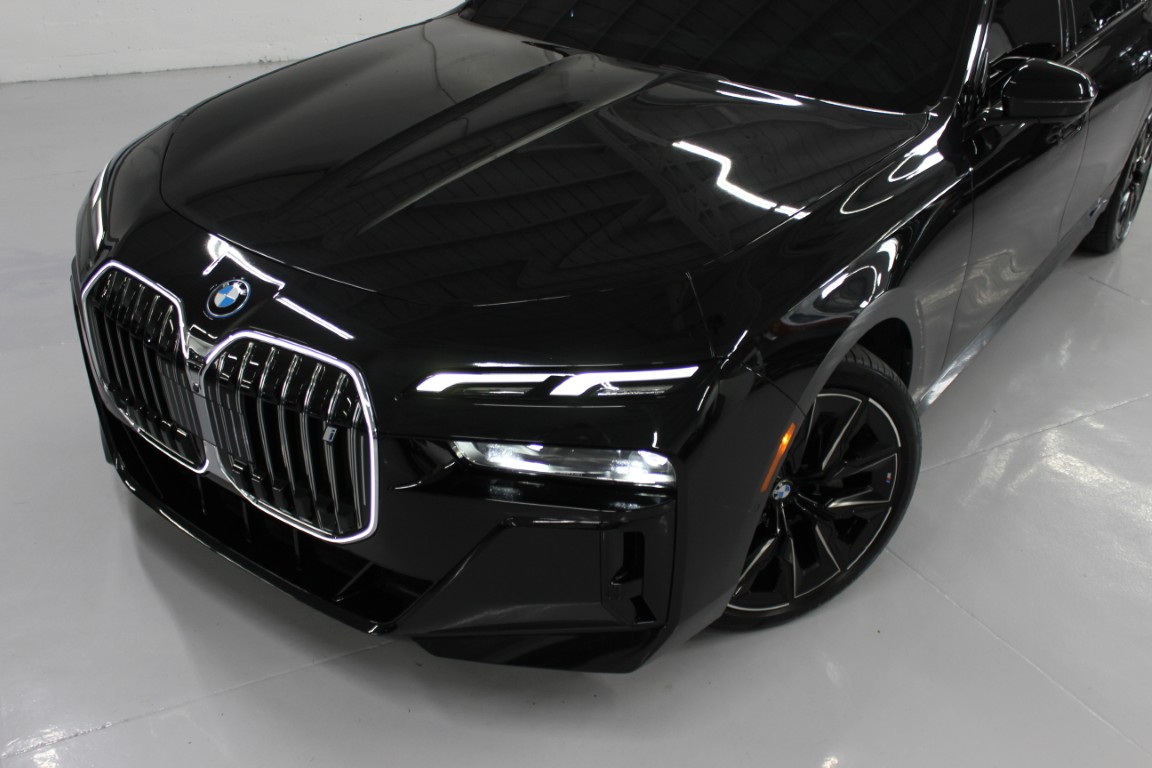 Used 2024 BMW i7 eDrive50 RWD image 5