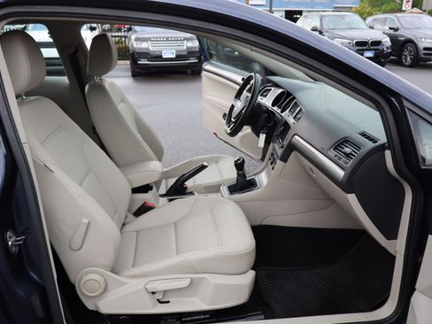 Used 2015 Volkswagen Golf 2-Door FWD image 14
