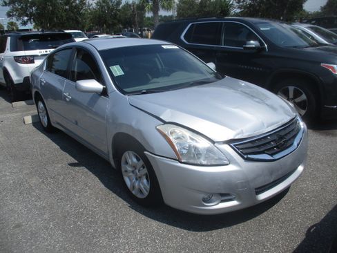 Used 2012 Nissan Altima Sedan FWD image 5
