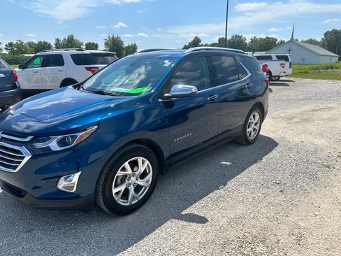 Used 2021 Chevrolet Equinox Premier image 2