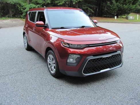 Used 2022 Kia Soul LX FWD image 4