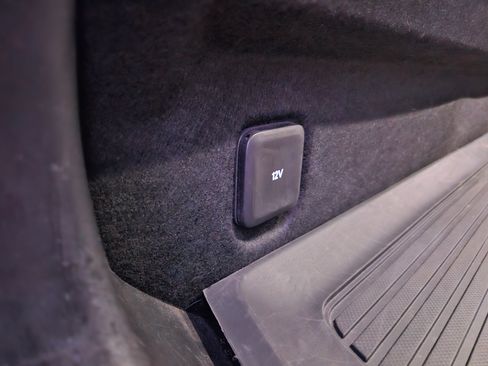 Used 2022 Rivian R1T Launch Edition image 33