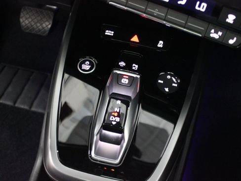 Used 2024 Audi Q4 e-tron Premium Plus image 26