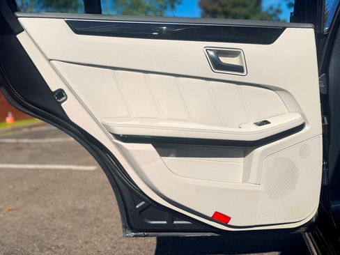 Used 2014 Mercedes-Benz E 250 Sport image 21