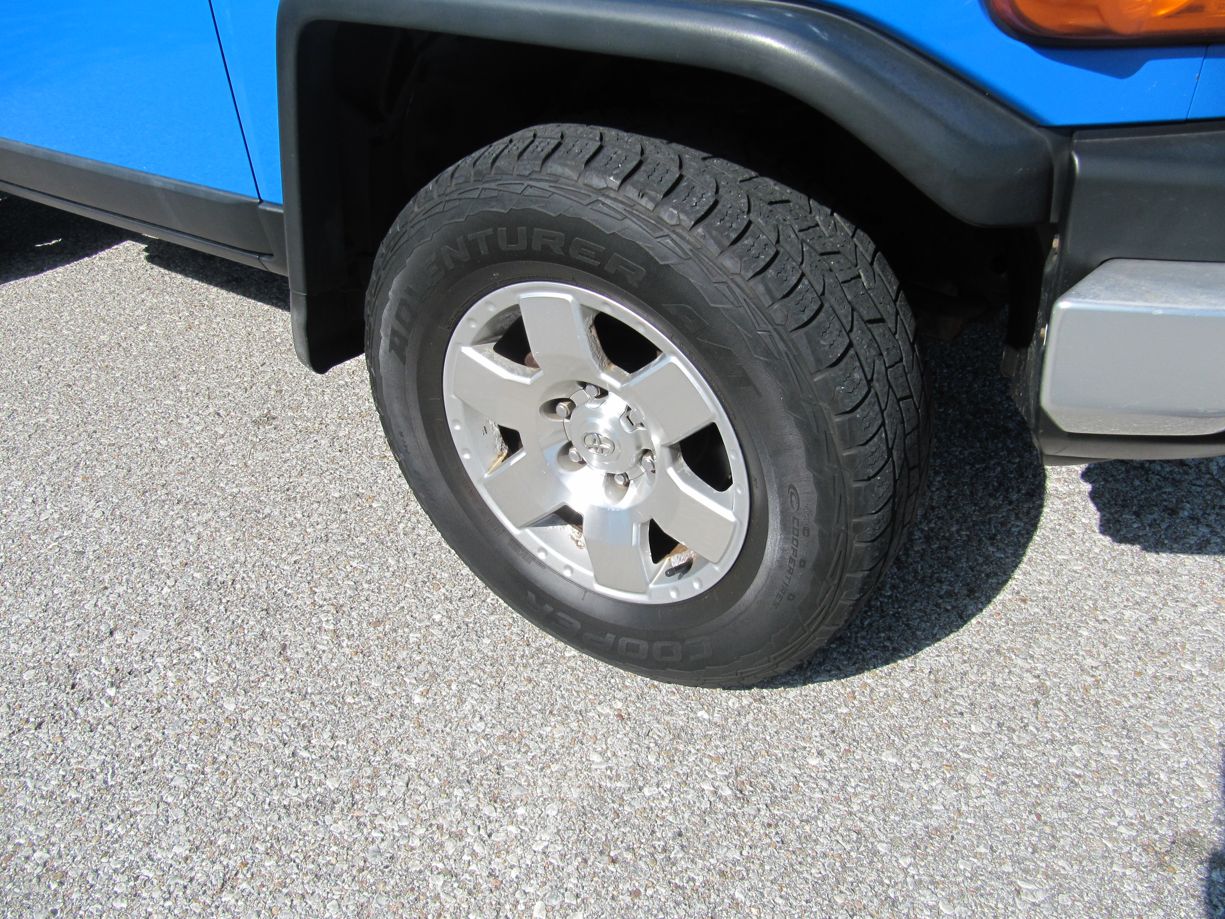 Used 2007 Toyota FJ Cruiser AWD/4WD image 11