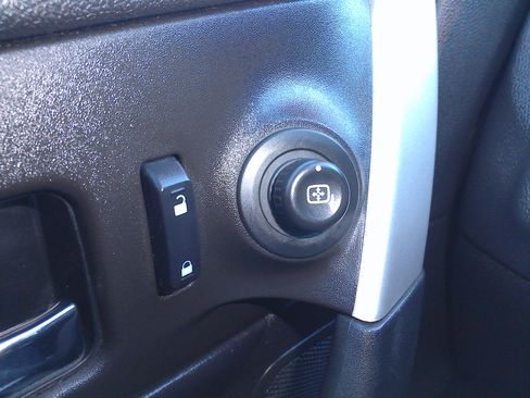 Used 2012 Ford Edge SE image 24