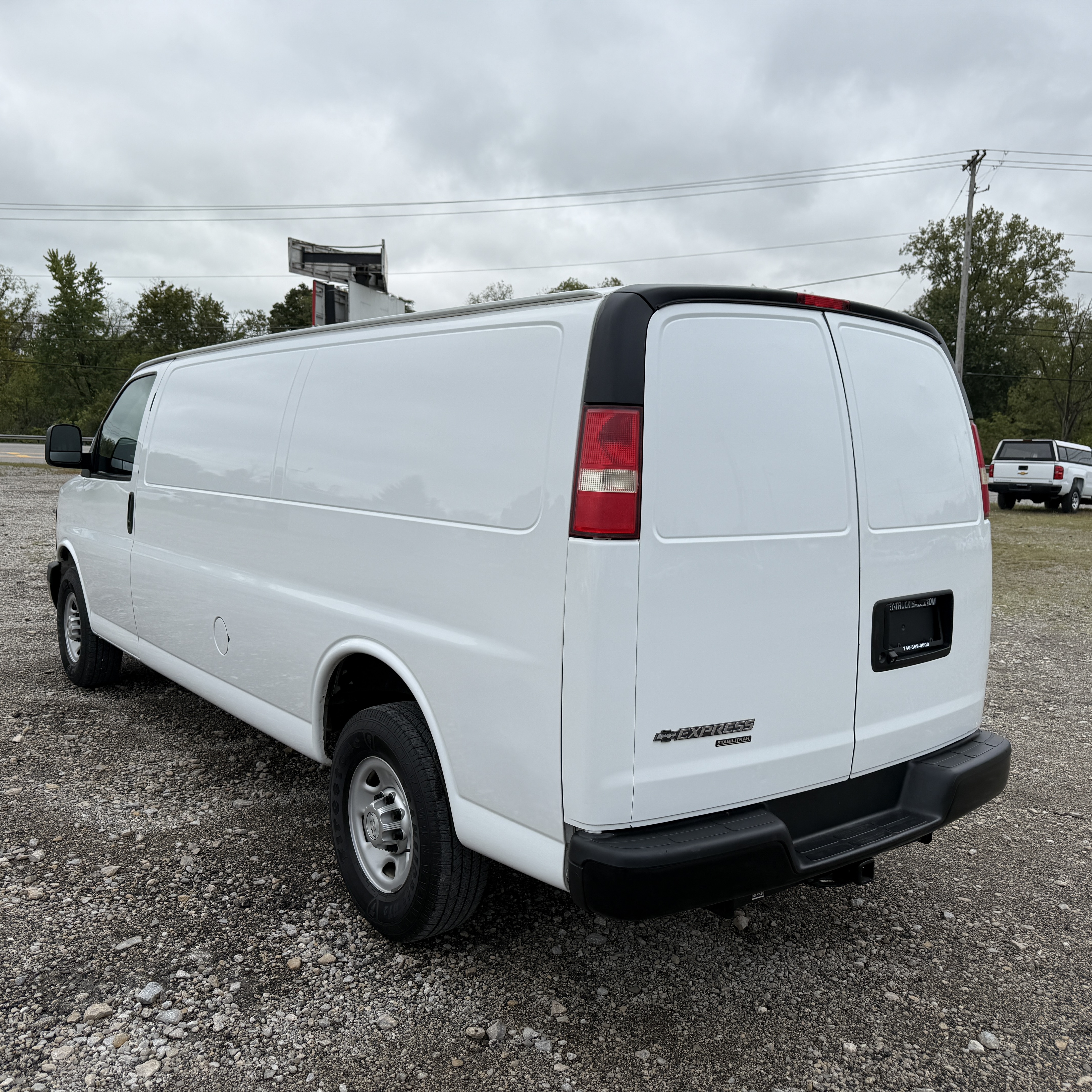 Used 2015 Chevrolet Express 3500 Extended RWD image 6