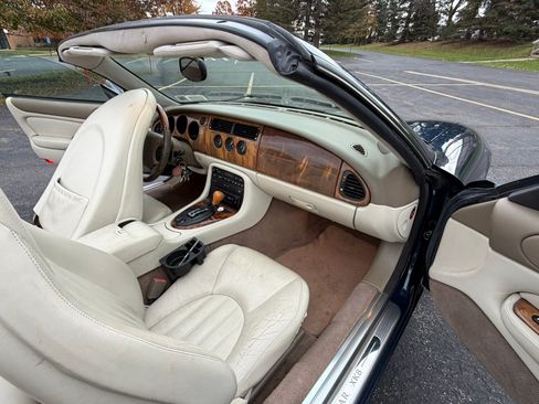 Used 1998 Jaguar XK8 image 28