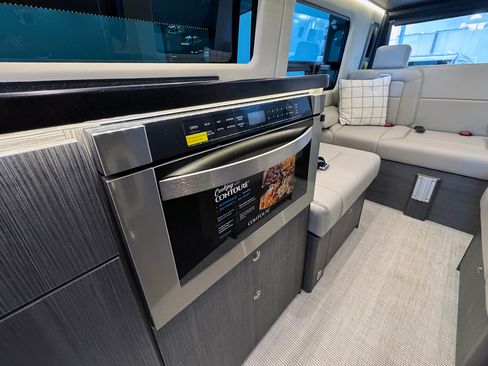 Used 2025 Mercedes-Benz Sprinter 3500 image 19