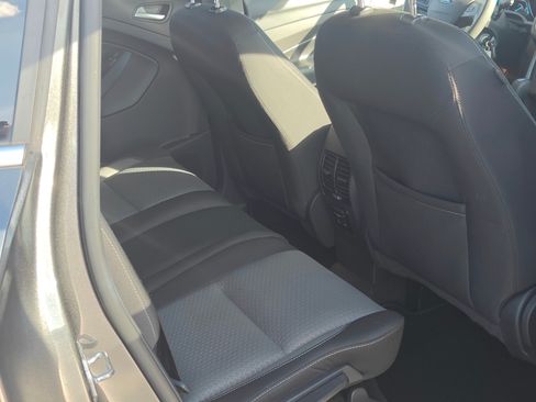 Used 2017 Ford Escape SE image 12