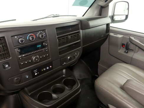 Used 2017 Chevrolet Express 2500 LS RWD image 18