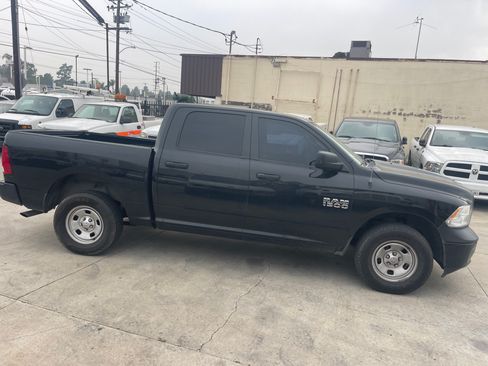 Used 2017 RAM 1500 ST image 2