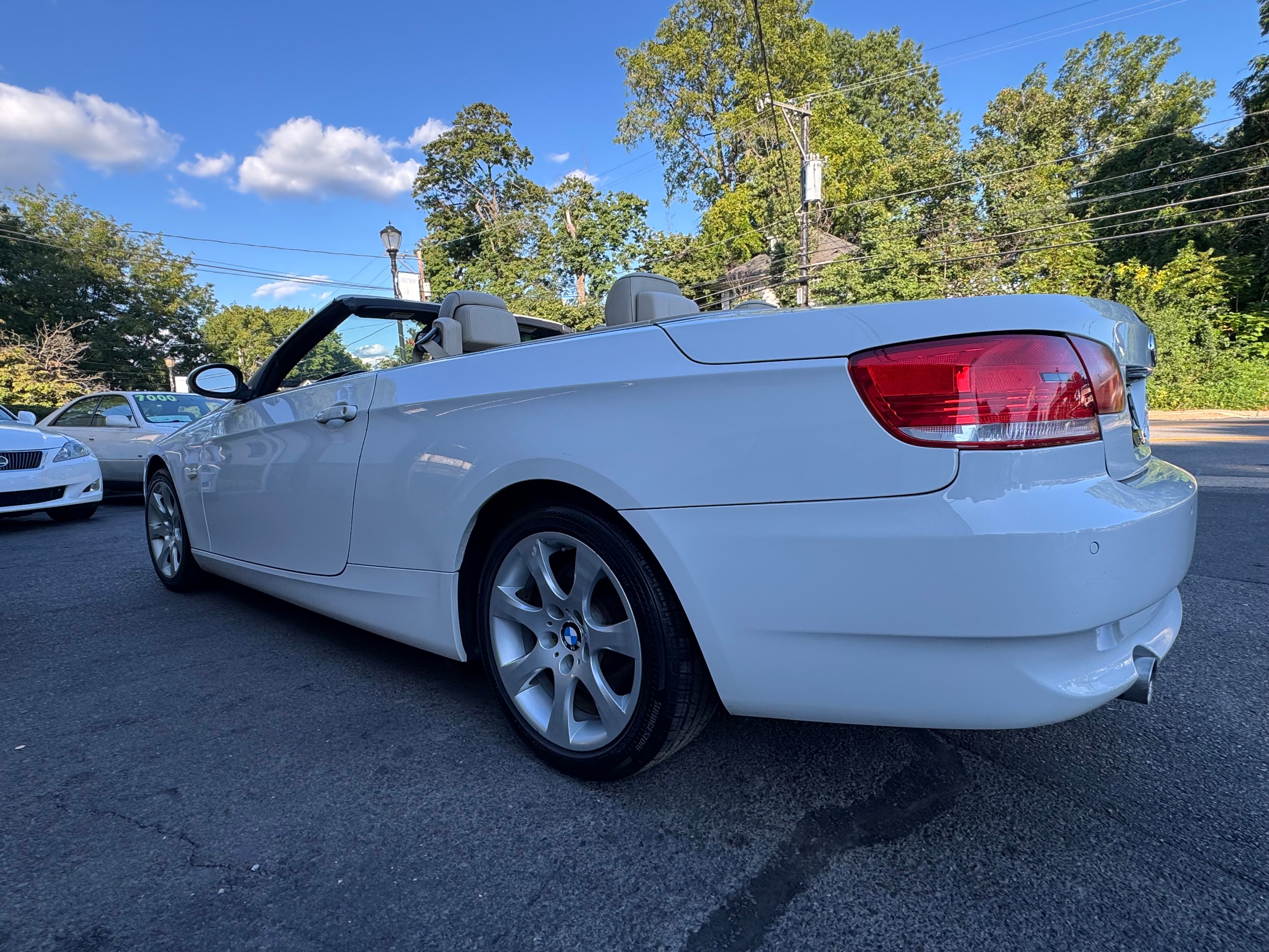 Used 2009 BMW 335i Convertible RWD image 16