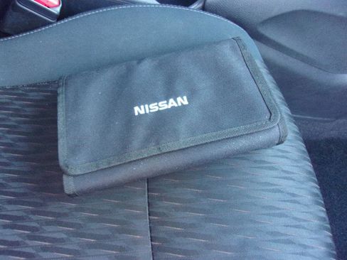 Used 2018 Nissan Rogue S image 19