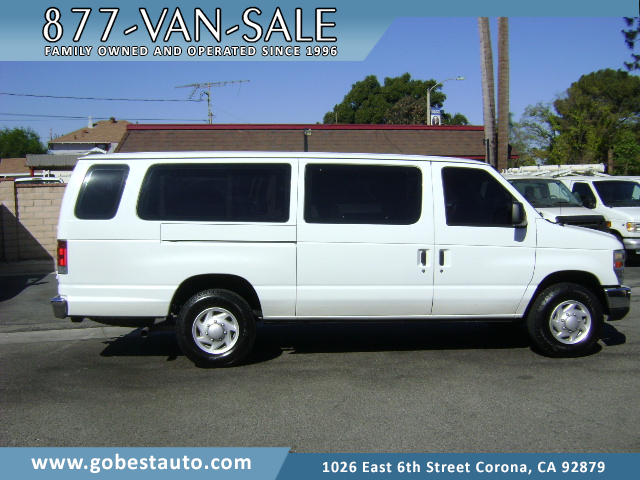 Used 2009 Ford E-350 and Econoline 350 Extended Wagon Super Duty RWD image 1