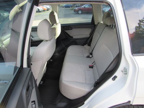 Used 2015 Subaru Forester 2.5i AWD/4WD image 16