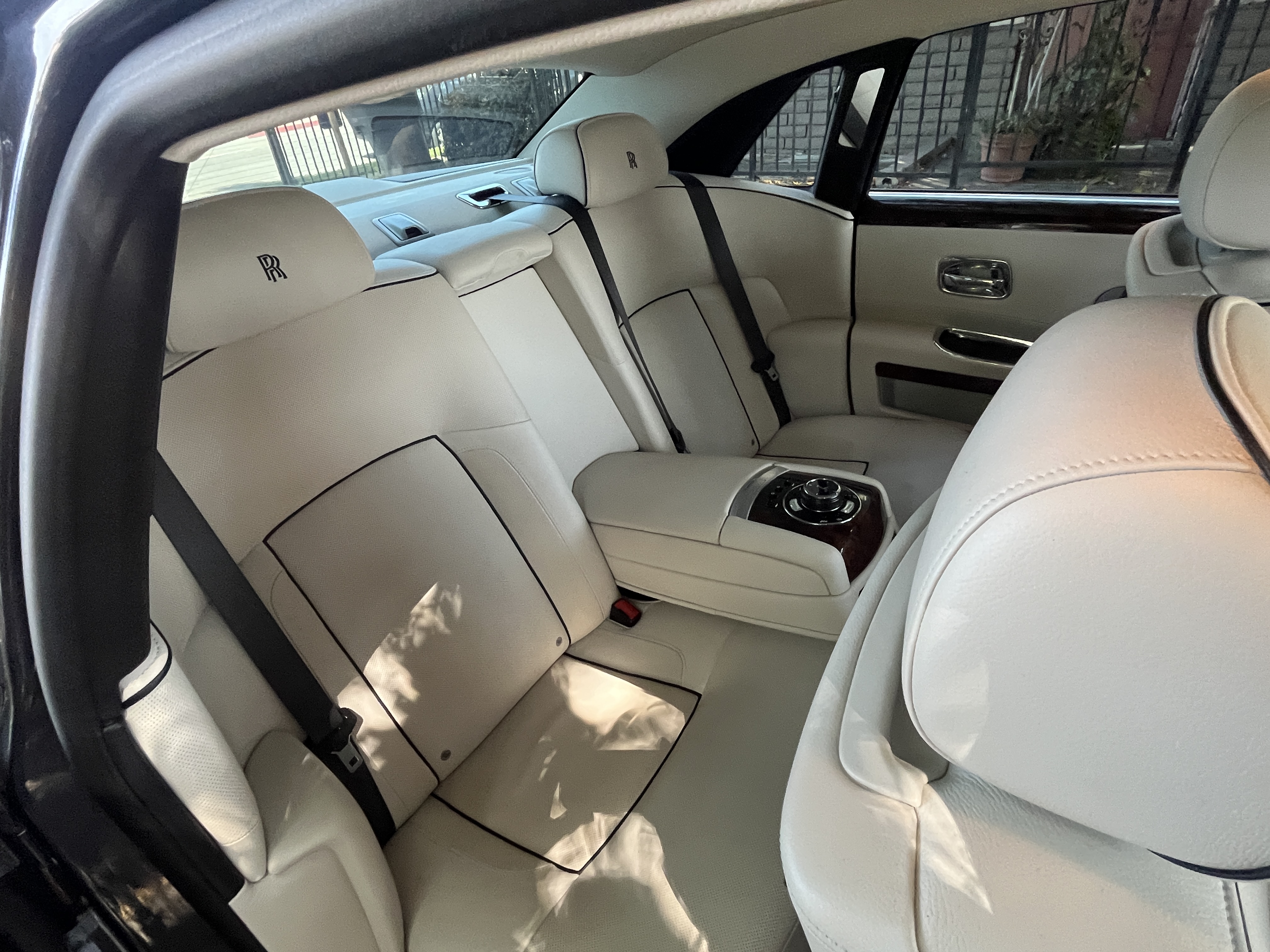 Used 2014 Rolls-Royce Ghost RWD image 37