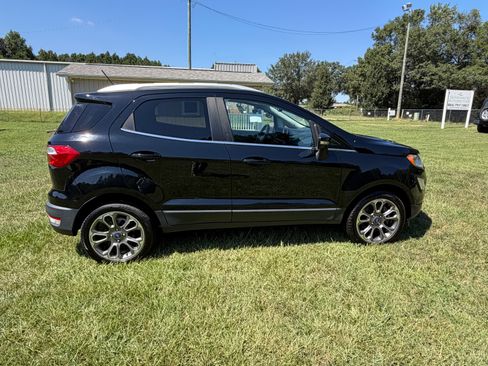 Used 2020 Ford EcoSport FWD Titanium image 2