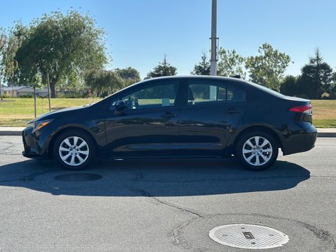 Used 2024 Toyota Corolla LE image 2