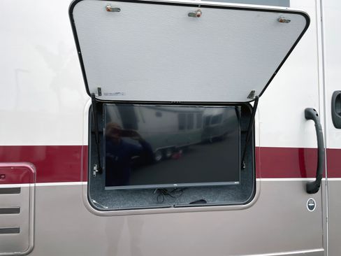 Used 2020 Mercedes-Benz Sprinter 4500 image 54