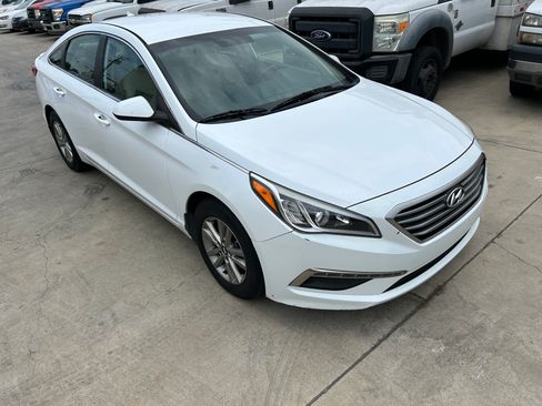Used 2015 Hyundai Sonata SE FWD image 3