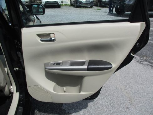 Used 2010 Subaru Impreza 2.5i Premium image 18