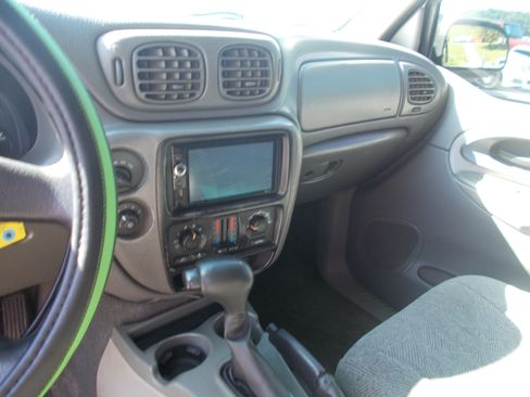 Used 2004 Chevrolet TrailBlazer 4WD image 8