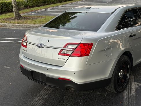 Used 2016 Ford Taurus image 44
