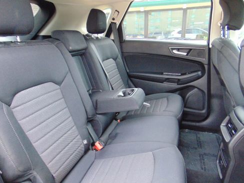 Used 2015 Ford Edge SE image 24
