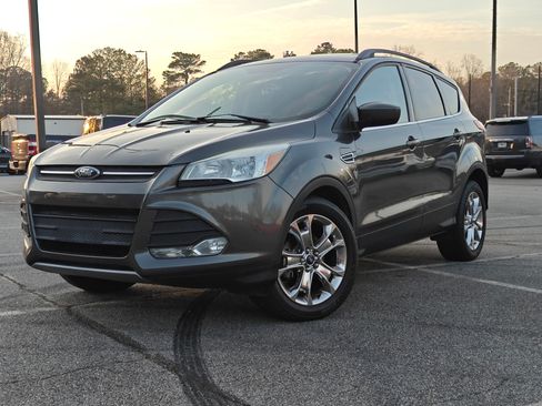 Used 2016 Ford Escape SE image 1
