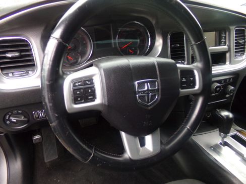 Used 2014 Dodge Charger SE image 6