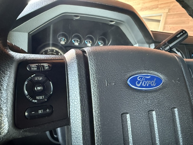 Used 2015 Ford F250 4x4 Crew Cab Super Duty image 14