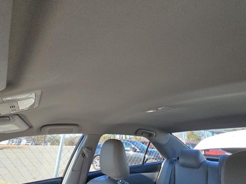 Used 2017 Toyota Camry LE image 12